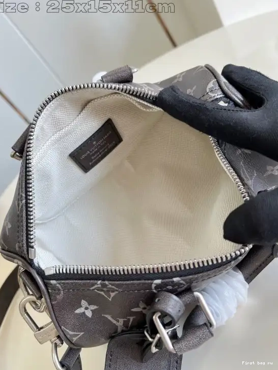 Frstbag ru LOUIS KEEPALL BANDOULIÈRE VUITTON 25 0621